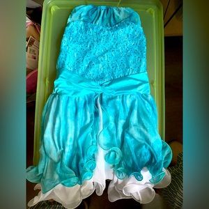 Dance/skating/baton dress, bright sparkly aqua, size Child XL